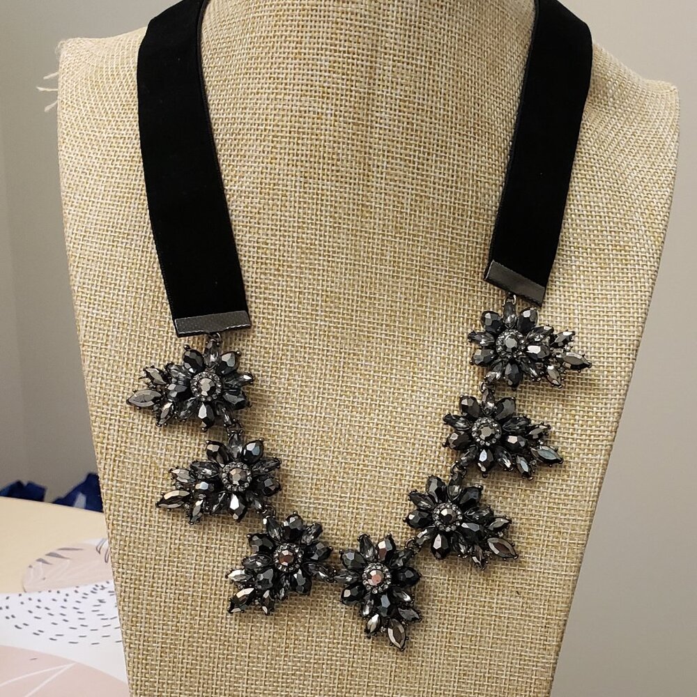 INC, NWT, Black glass rhinestone velvet tie back beaded bib necklace